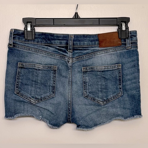 Zara Denim Shorts - Picture 4 of 4
